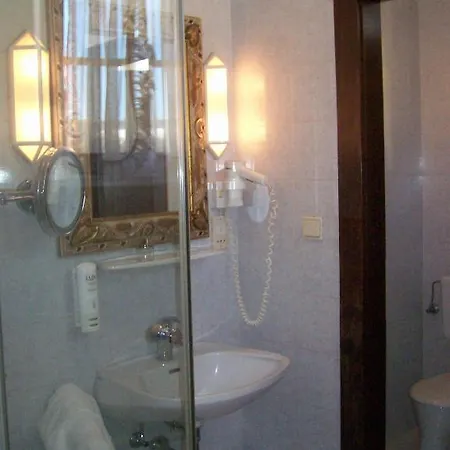 Gastehaus Auerhahn Guest house Vocklabruck